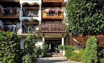 Schöner Eingangsbereich vom Hotel Feldwebel