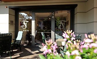 Entrance to the restaurant