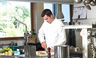 At the kitchen, Markus lets his ideas flow